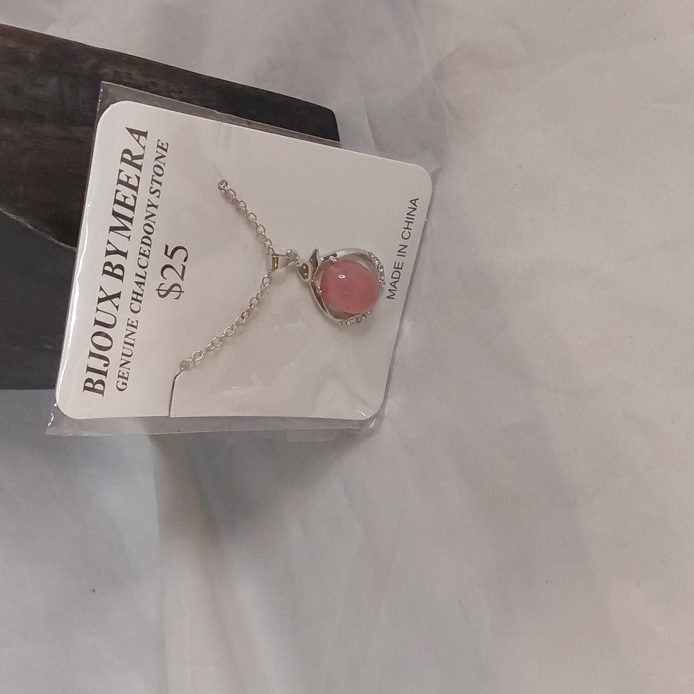 GENUINE CHALCEDONY STONE PENDANT NECKLACE
